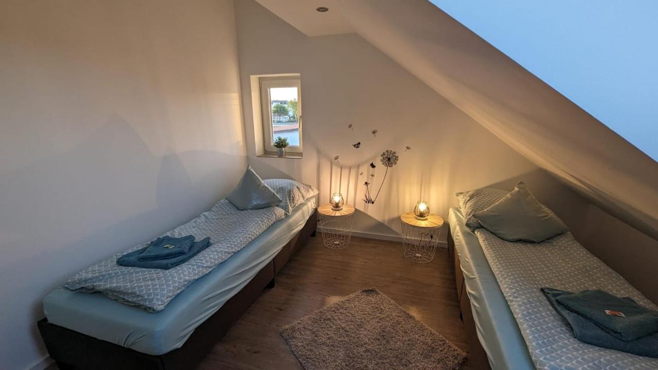 Helle Wohnung Mit Zwei Schlafzimmern Eching  Bagian luar foto